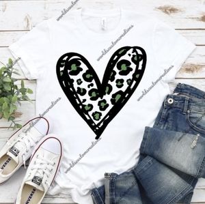 Green leopard heart St Patty's day tee 💚